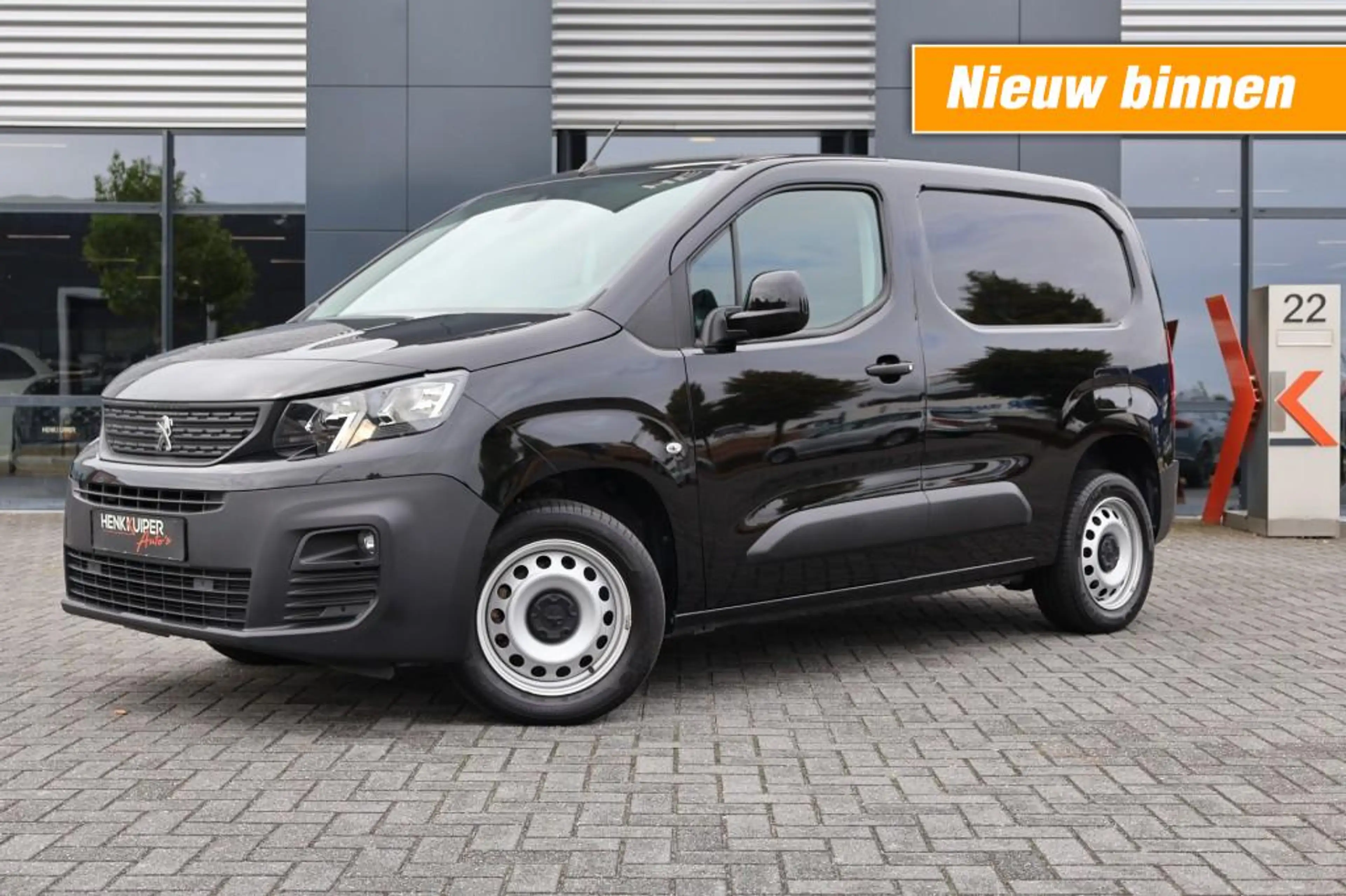 Peugeot Partner 1.5 BlueHDi 100 / Navi / PDC V&A / Camera / Cruise