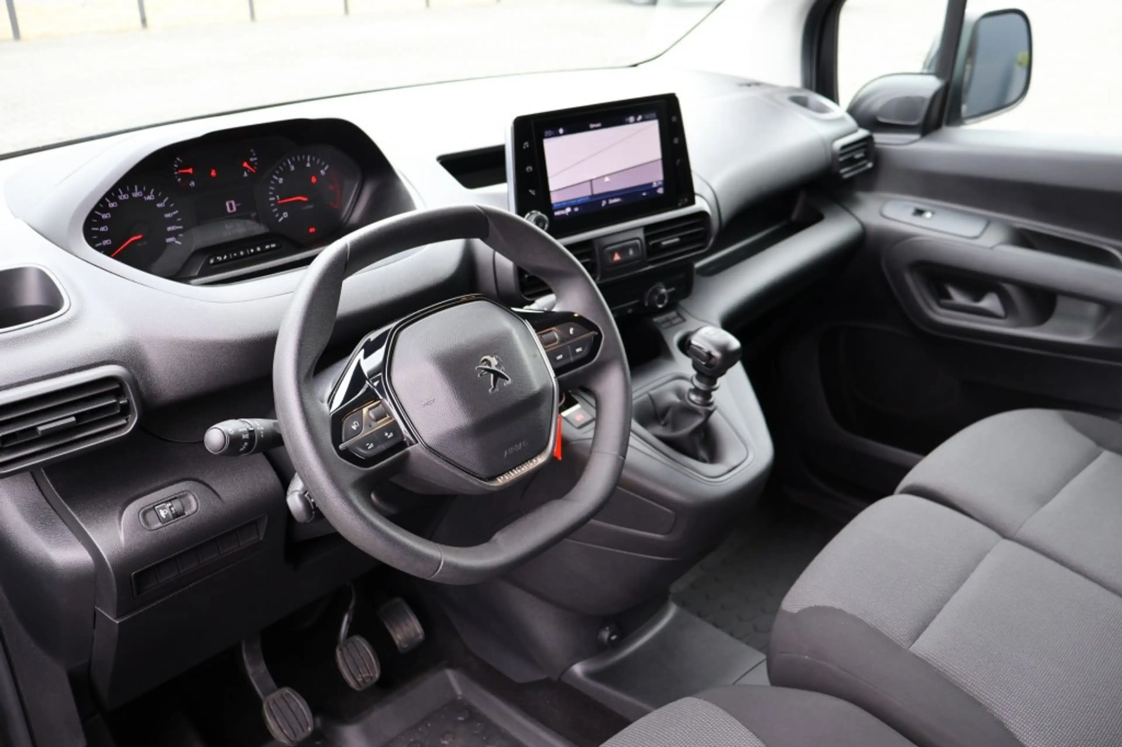 Peugeot Partner 1.5 BlueHDi 100 / Navi / PDC V&A / Camera / Cruise — photo 4