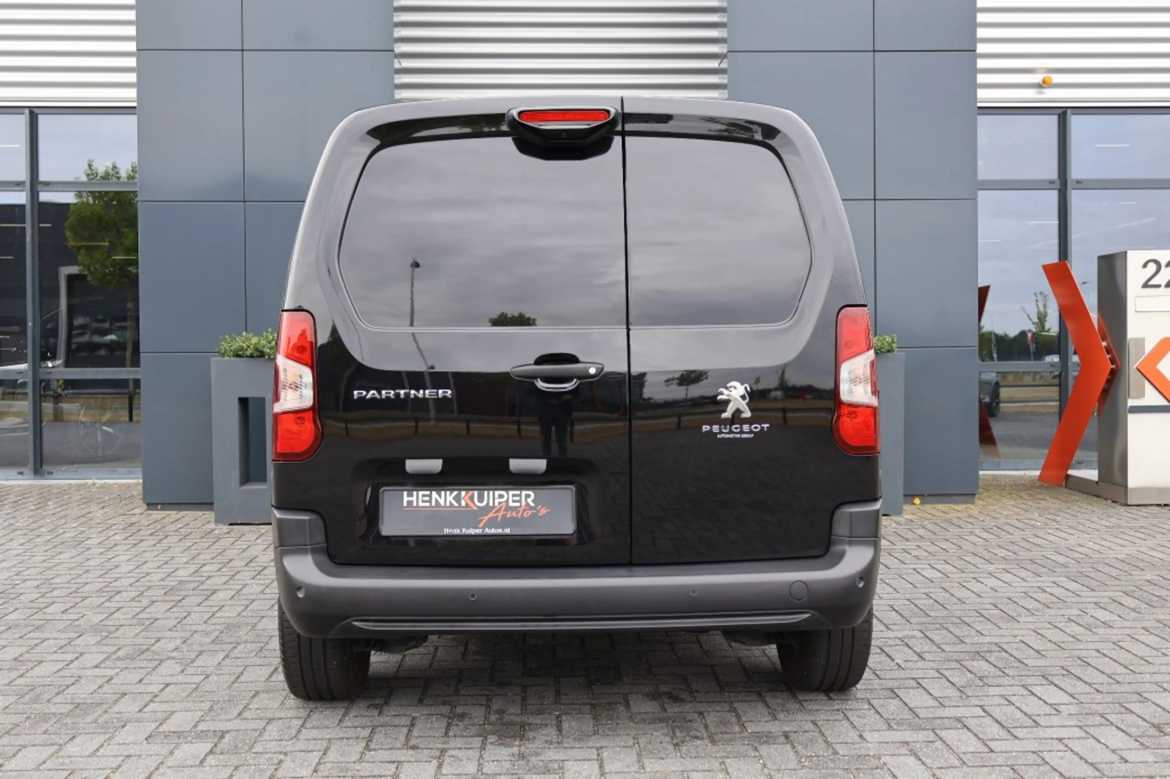 Peugeot Partner 1.5 BlueHDi 100 / Navi / PDC V&A / Camera / Cruise — photo 8