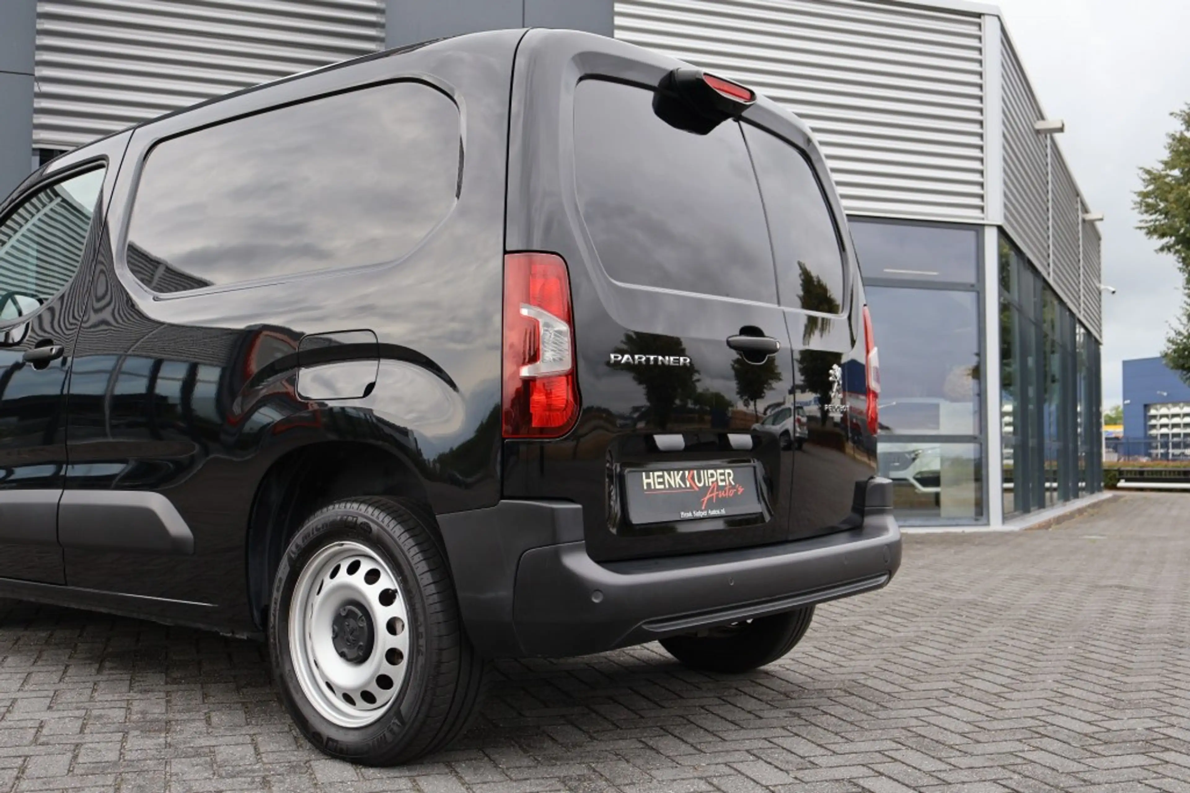 Peugeot Partner 1.5 BlueHDi 100 / Navi / PDC V&A / Camera / Cruise — photo 28