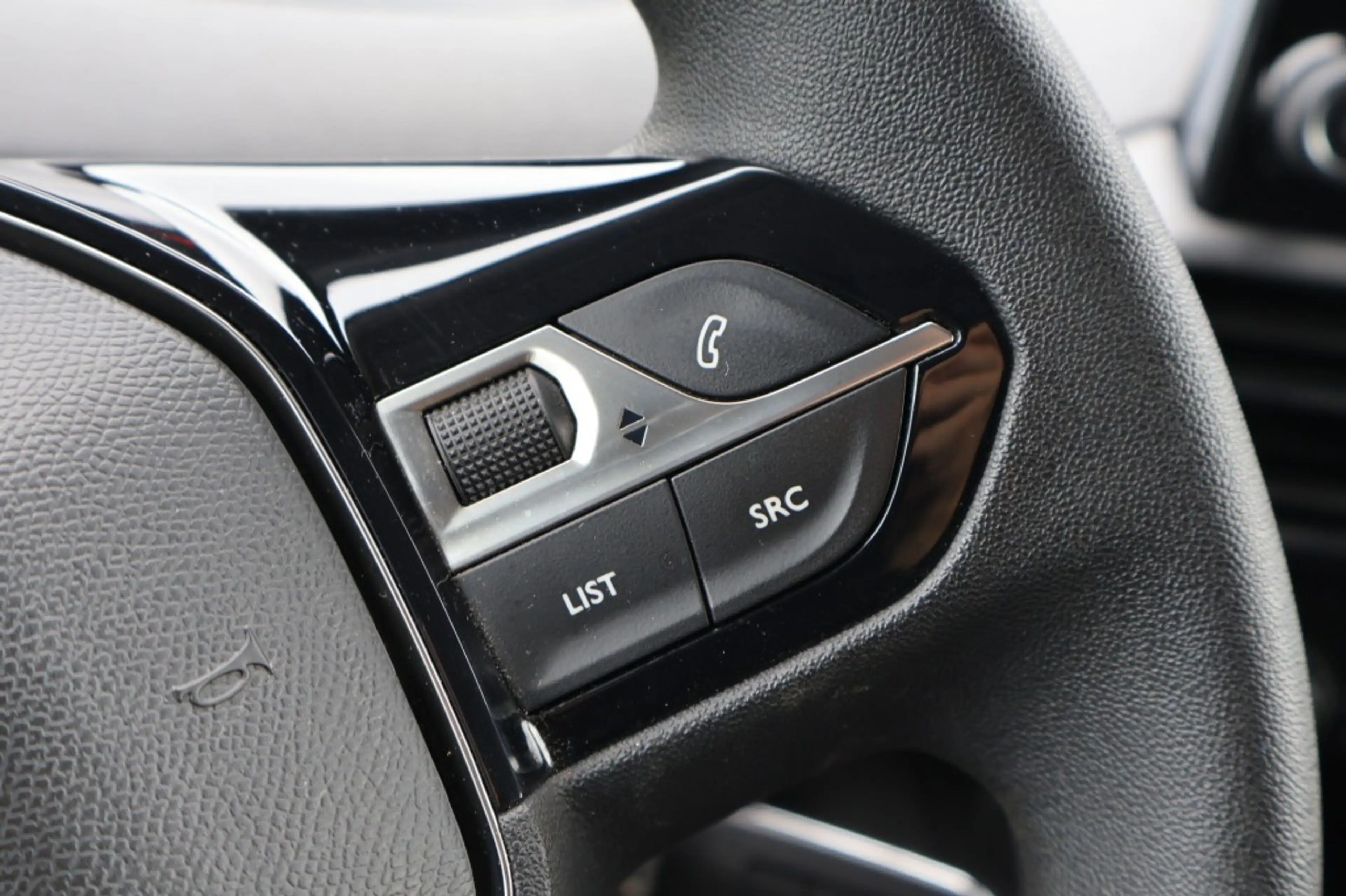 Peugeot Partner 1.5 BlueHDi 100 / Navi / PDC V&A / Camera / Cruise — photo 34