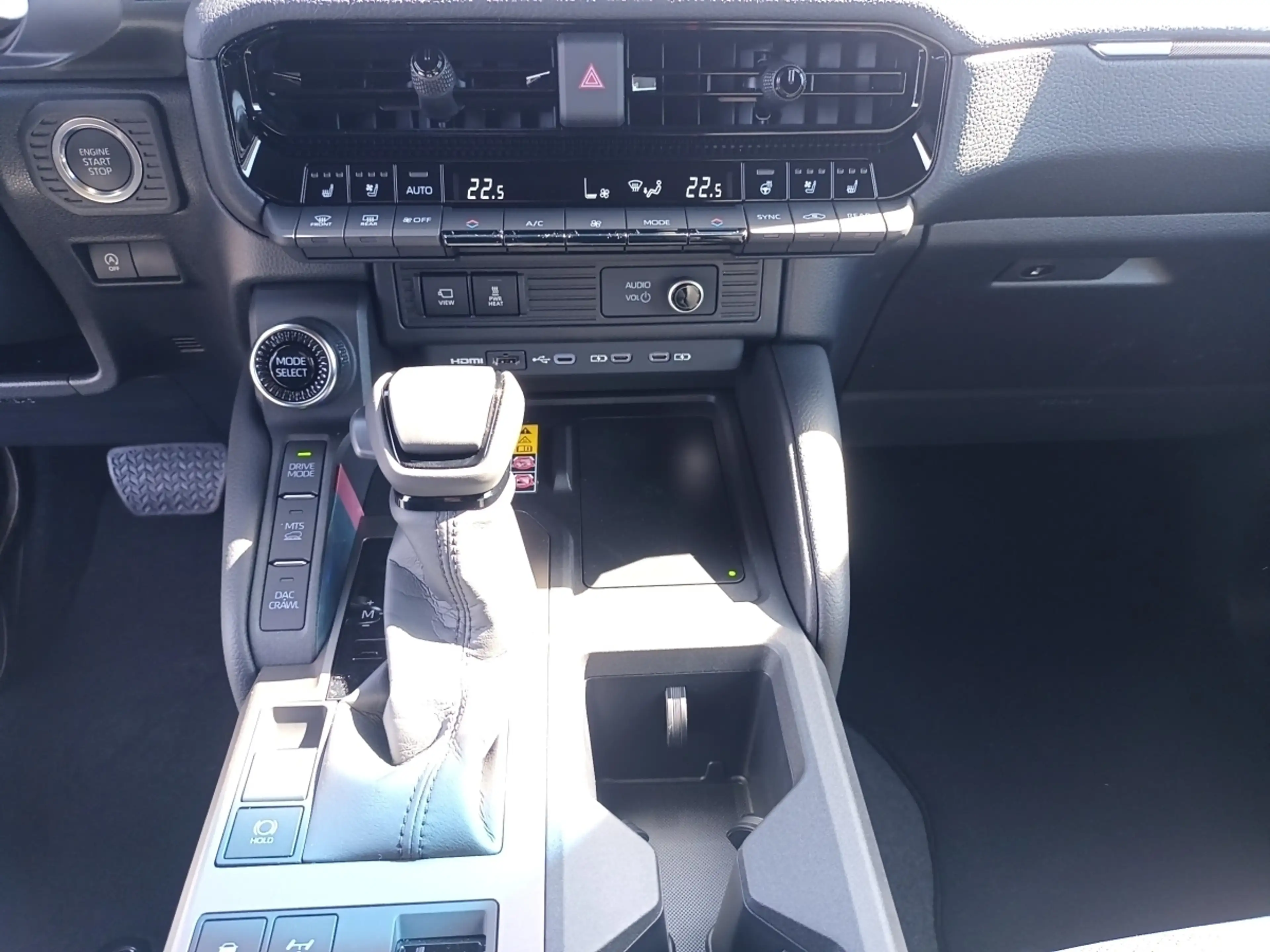 Toyota Land Cruiser 2.8 D4-D Executive 4x4*CARPLAY+LED+DAB+NAVI+PDC* — photo 14