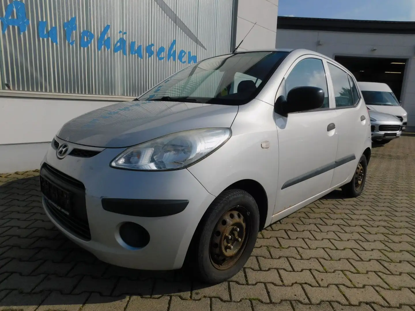 Hyundai i10 Classic E Stříbrná - 1