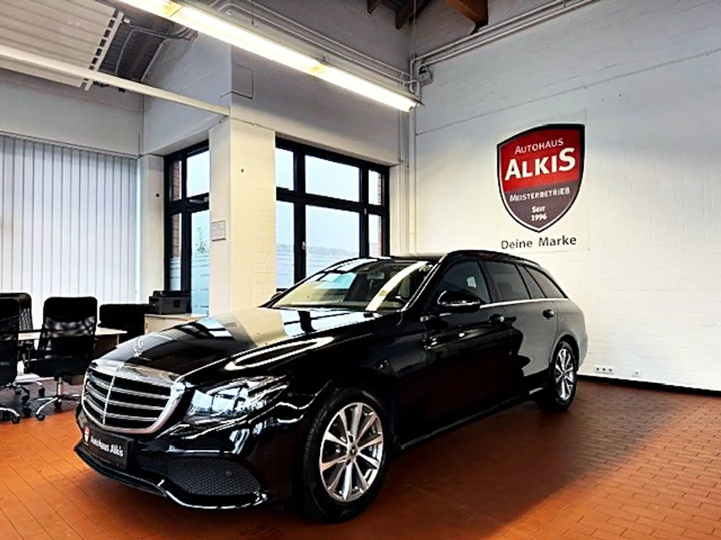Mercedes-Benz E 220 d T 9G-TRONIC Negro - 1