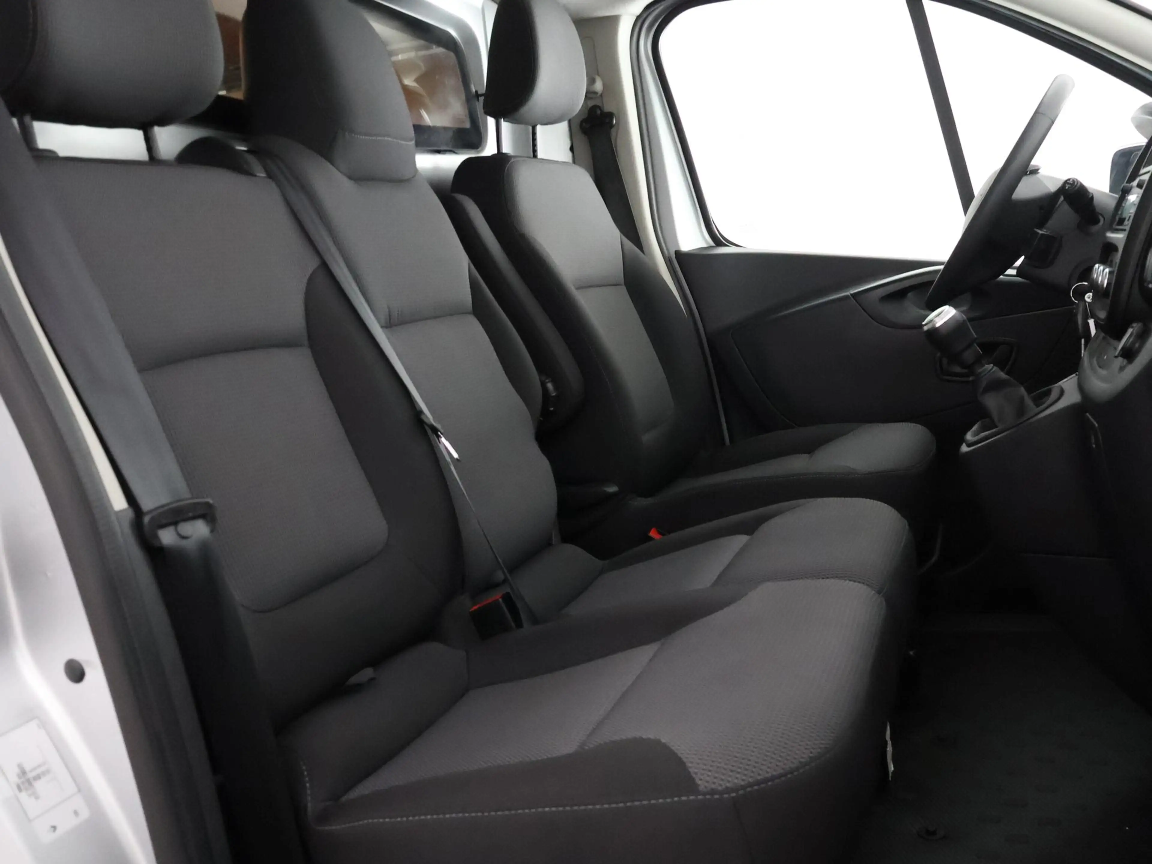 Renault Trafic 2.0 dCi 120 T29 L1H1 Comfort | Trekhaak | Parkeers — photo 17