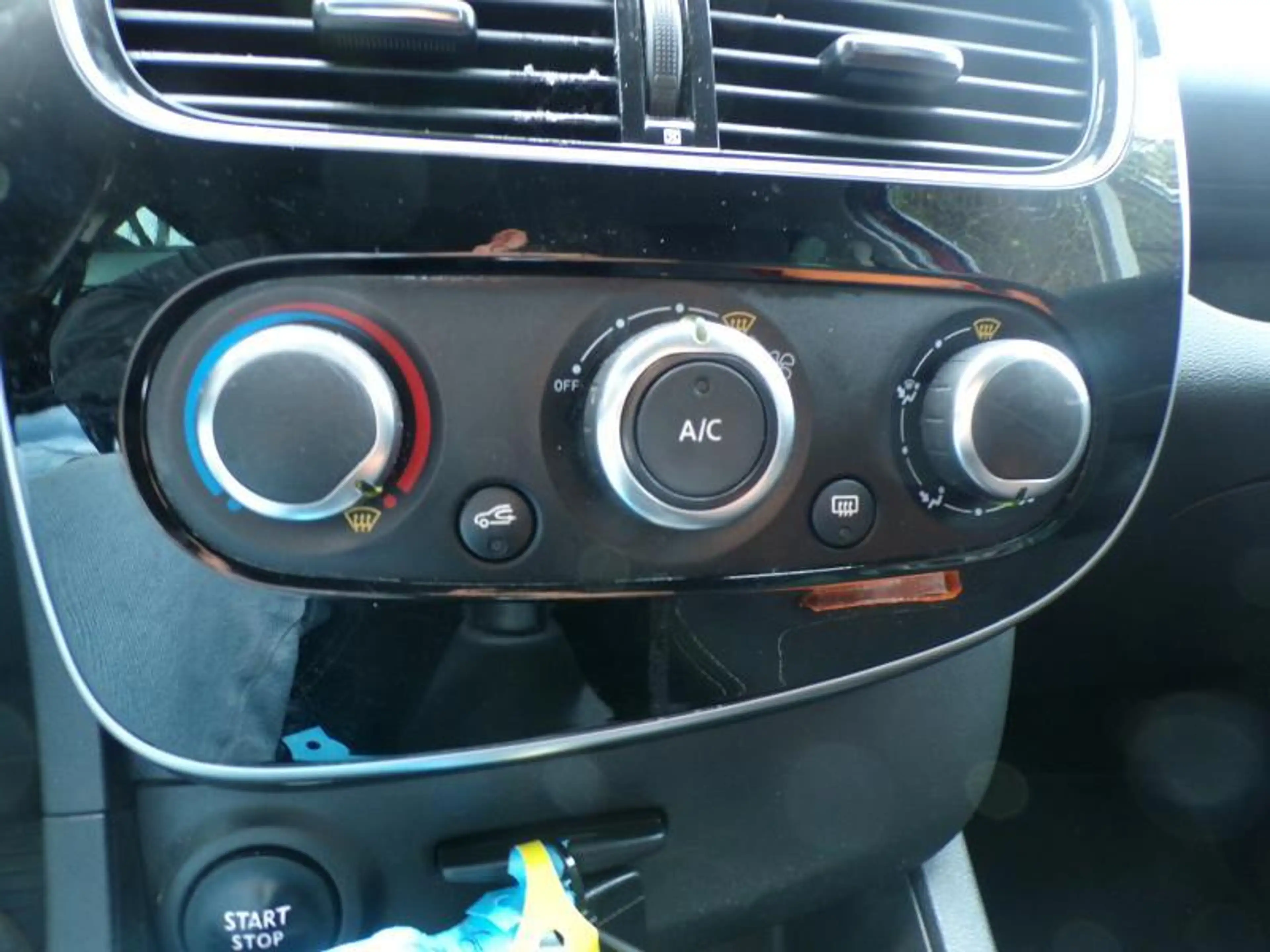 Renault Clio 0.9 TCe 90cv Rouge Airco GPS Cruise Capteurs — photo 13