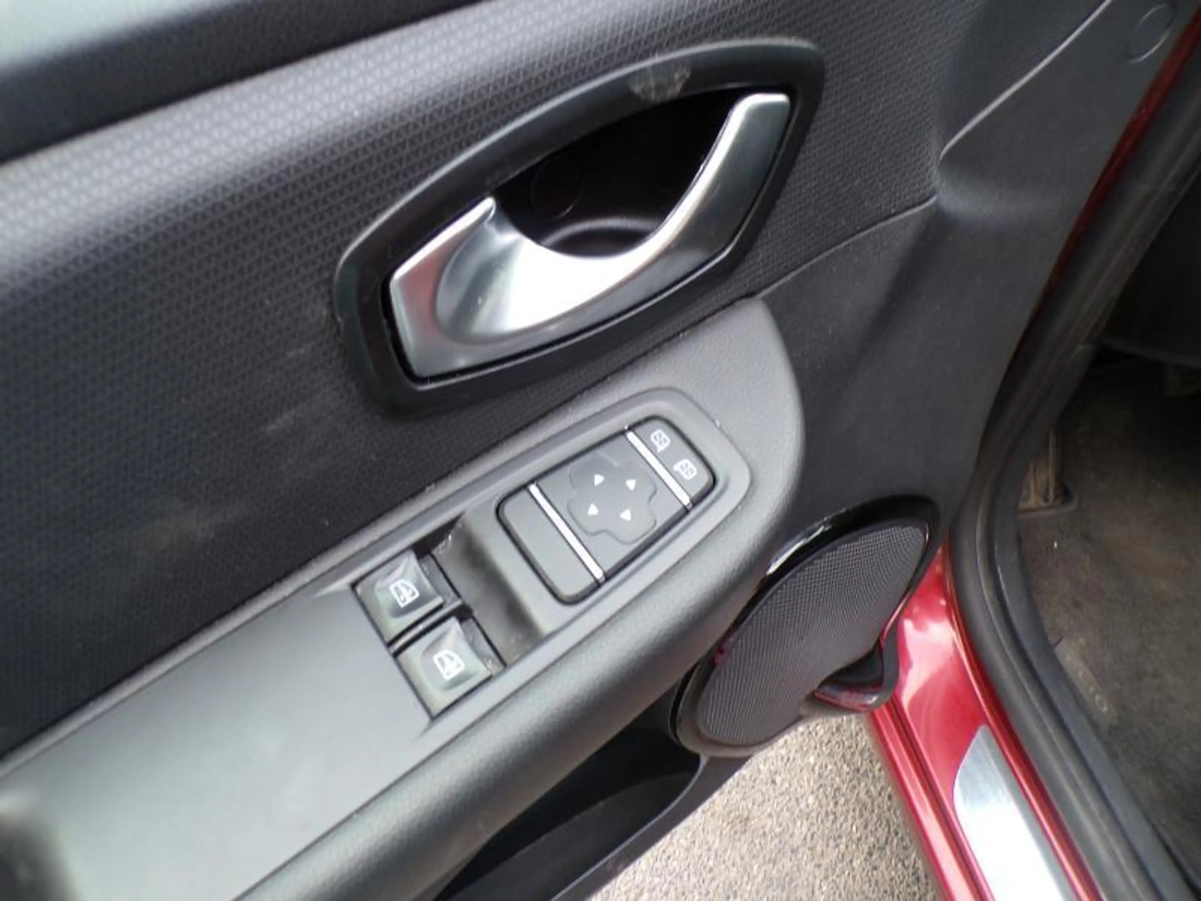 Renault Clio 0.9 TCe 90cv Rouge Airco GPS Cruise Capteurs — photo 9
