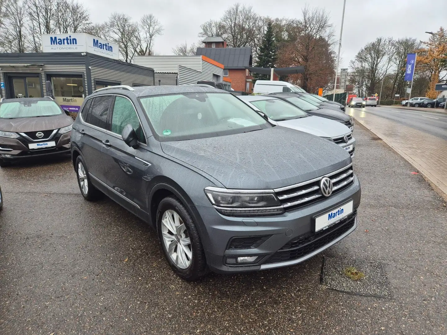 Volkswagen Tiguan Allspace Comf. Pano-Dach/Navi/LED+AHK* Grau - 2