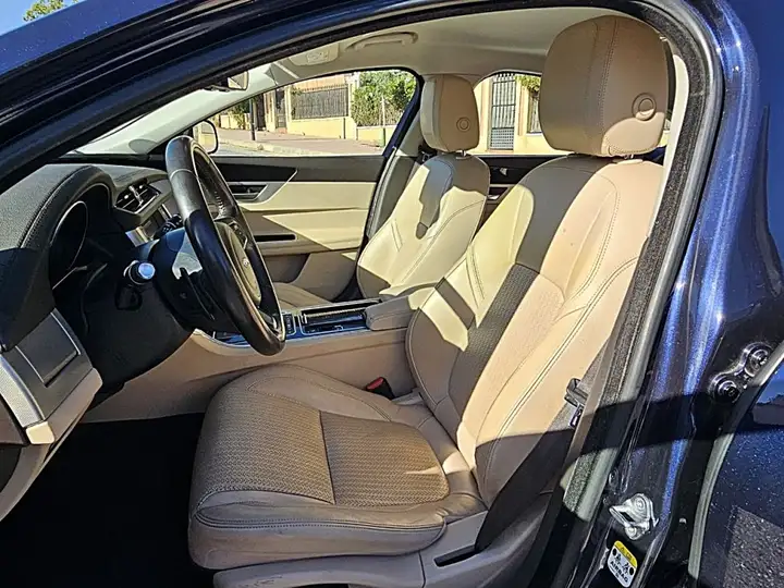 Jaguar XF 2016, foto 4