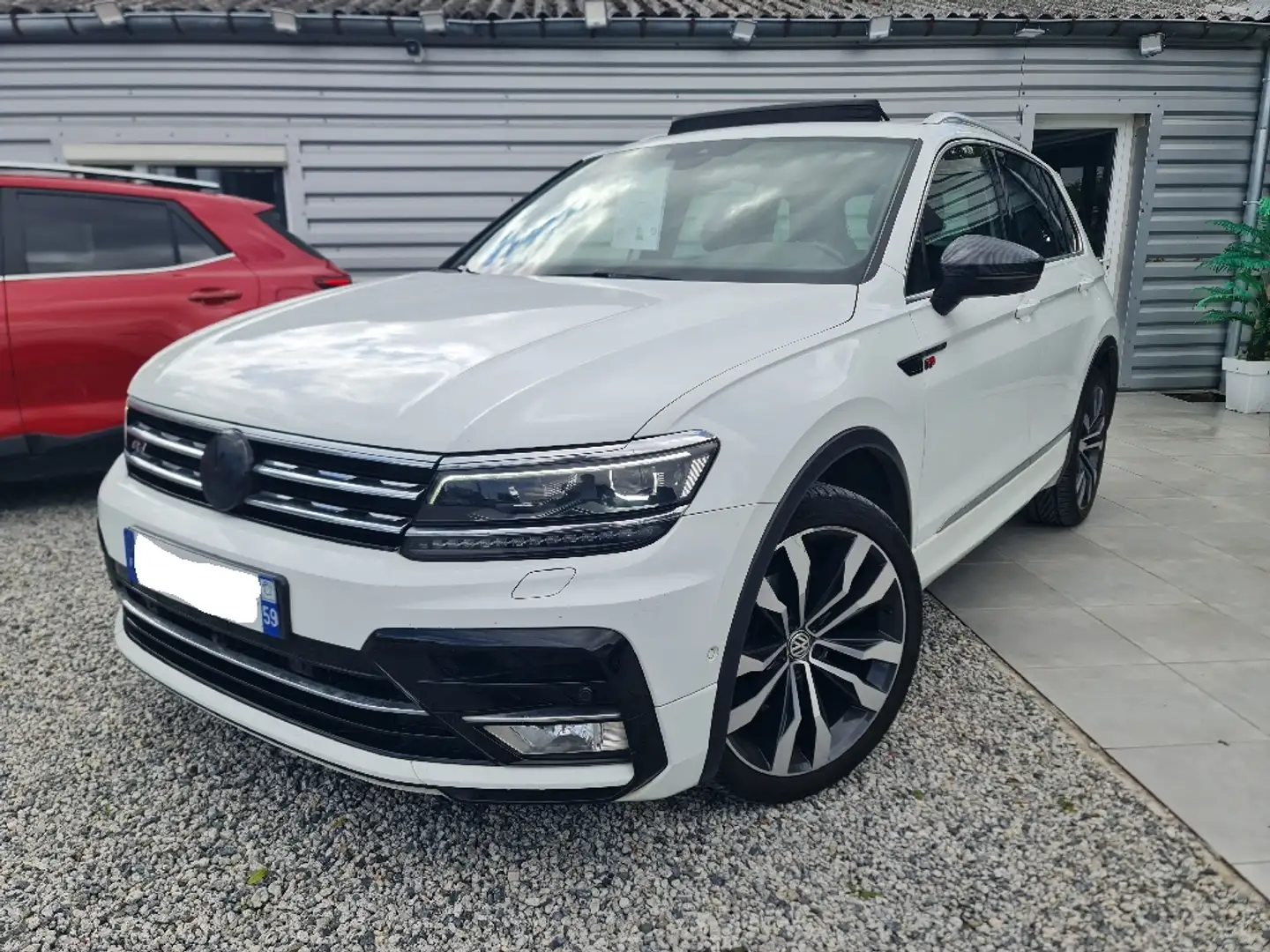 Volkswagen Tiguan 2.0L TDI 150 CV  R LINE INTERIEUR / EXTERIEUR * DSG7 * REPRISE POSSIBLE - 1