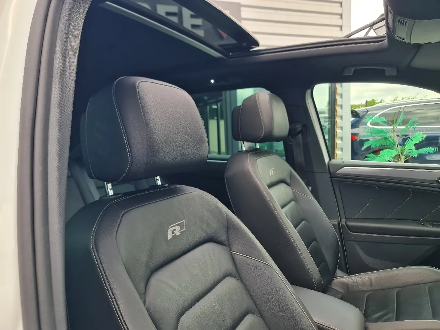 Volkswagen Tiguan 2.0L TDI 150 CV  R LINE INTERIEUR / EXTERIEUR * DSG7 * REPRISE POSSIBLE - 2
