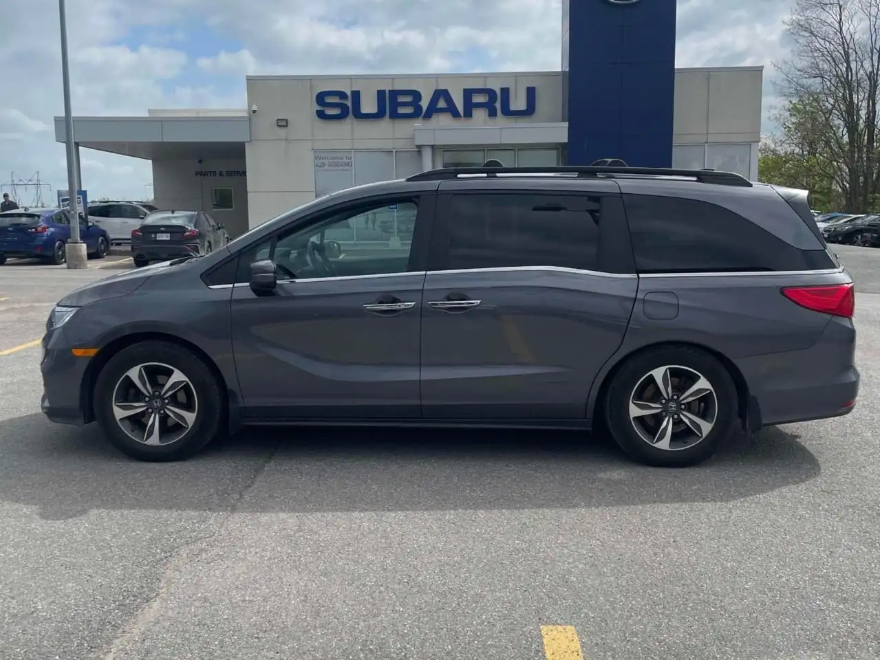 Honda Odyssey снимка Honda Odyssey