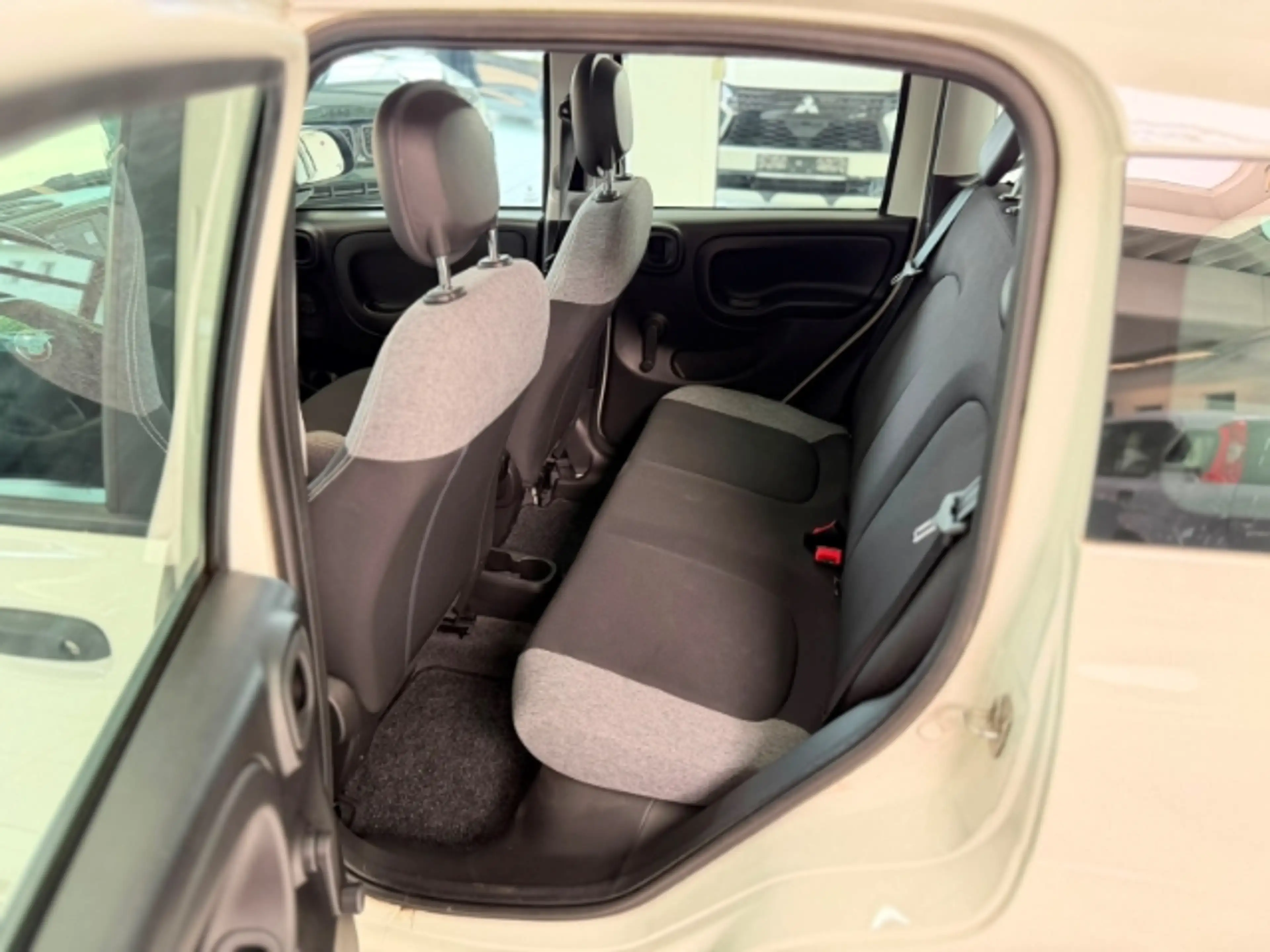 Fiat Panda Hybrid 1.0 GSE DAB Klima BT eFH — photo 9