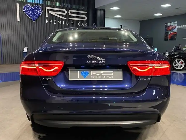 Jaguar XE 2016, foto 26