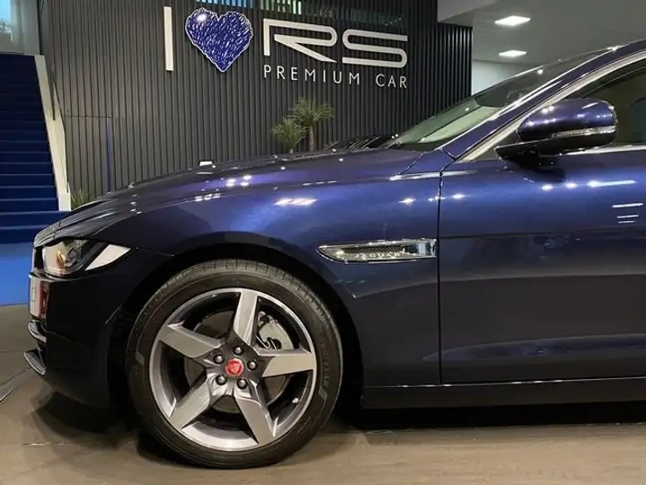 Jaguar XE 2016, foto 13
