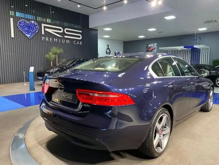 Jaguar XE 2016, foto 20