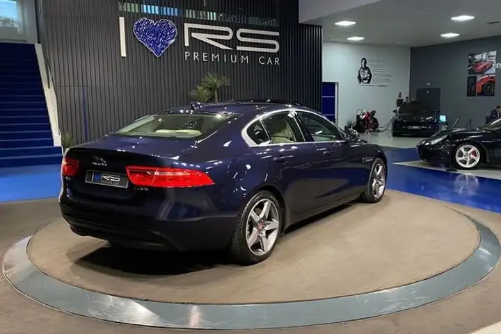 Jaguar XE 2016, foto 8