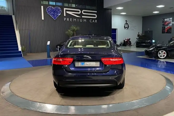Jaguar XE 2016, foto 7