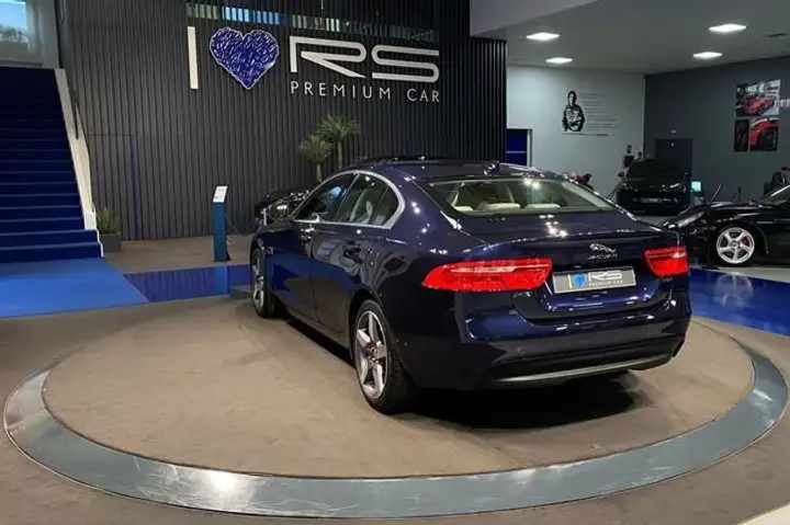 Jaguar XE 2016, foto 6