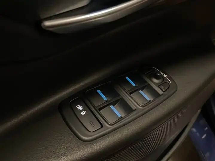 Jaguar XE 2016, foto 30