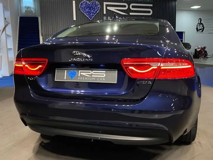 Jaguar XE 2016, foto 27