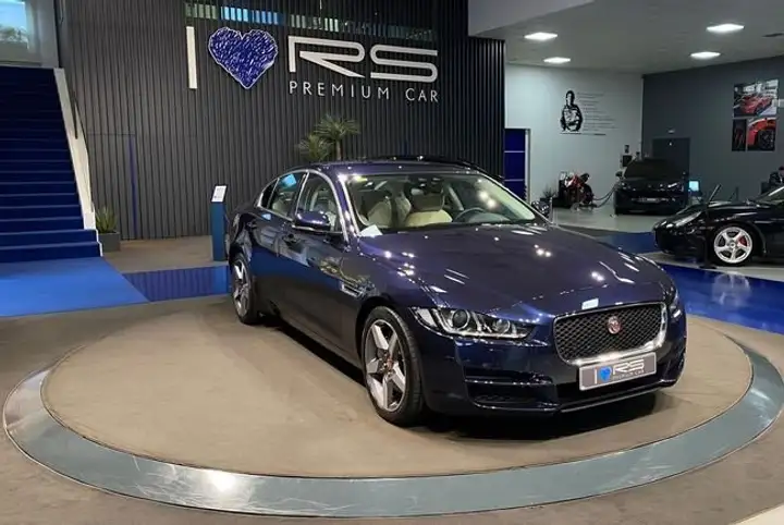 Jaguar XE 2016, foto 12