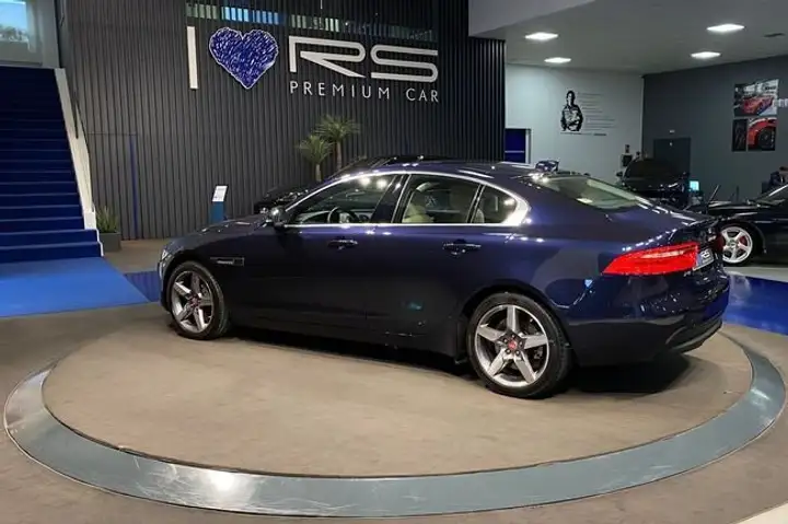 Jaguar XE 2016, foto 5