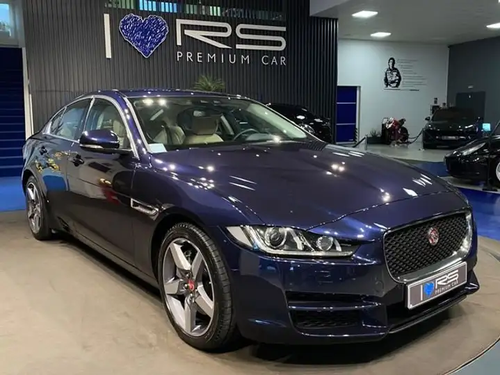 Jaguar XE 2016, foto 21
