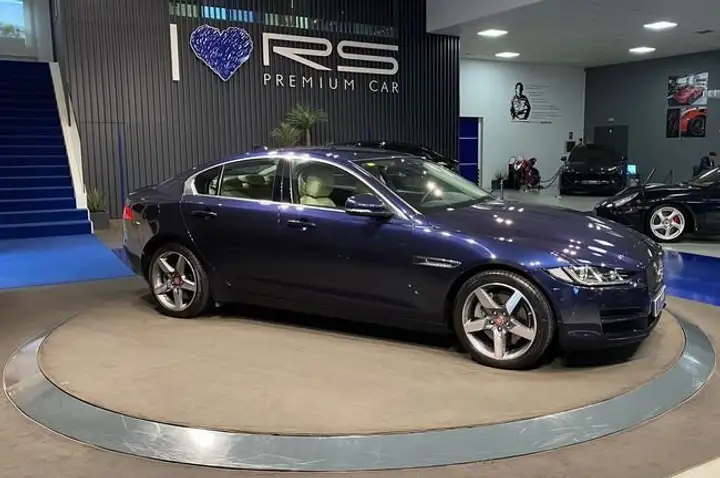 Jaguar XE 2016, foto 11