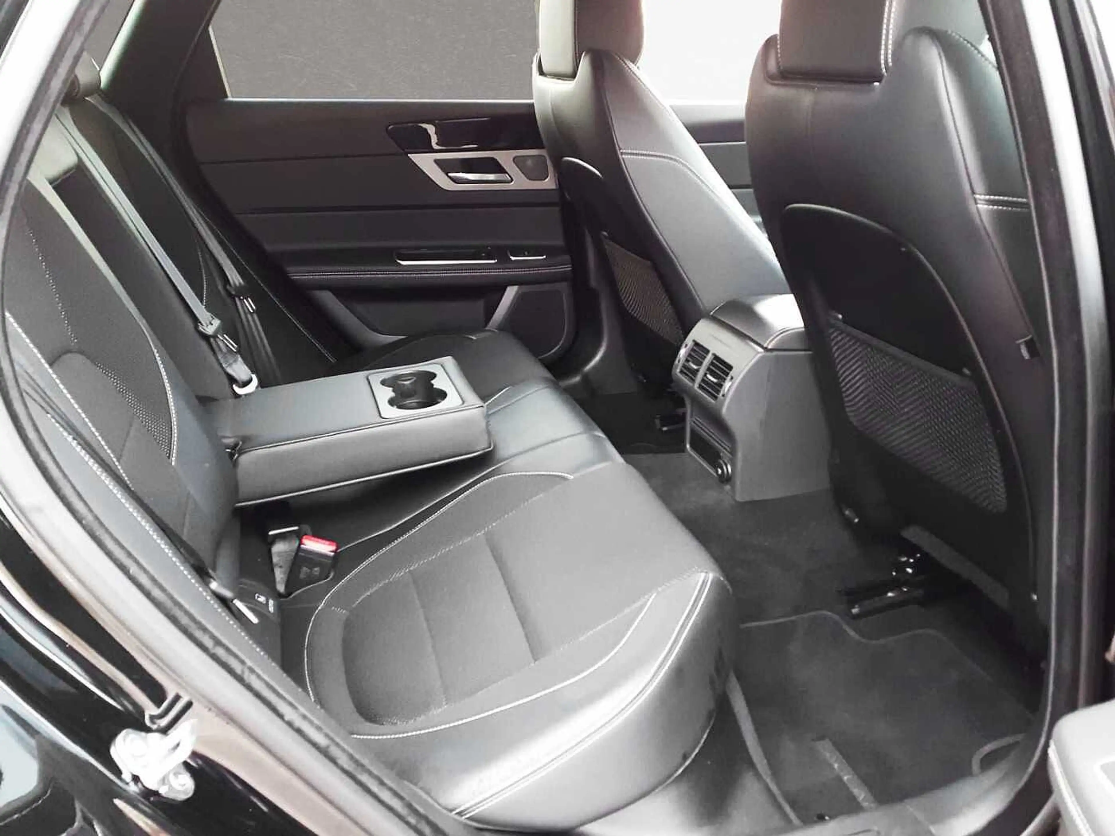 Jaguar XF 25d AWD Sportbrake Aut. R-Sport — photo 5