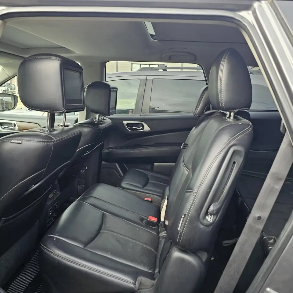 Nissan Pathfinder снимка Nissan Pathfinder