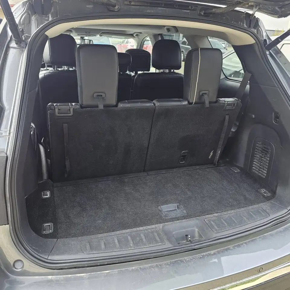 Nissan Pathfinder снимка Nissan Pathfinder