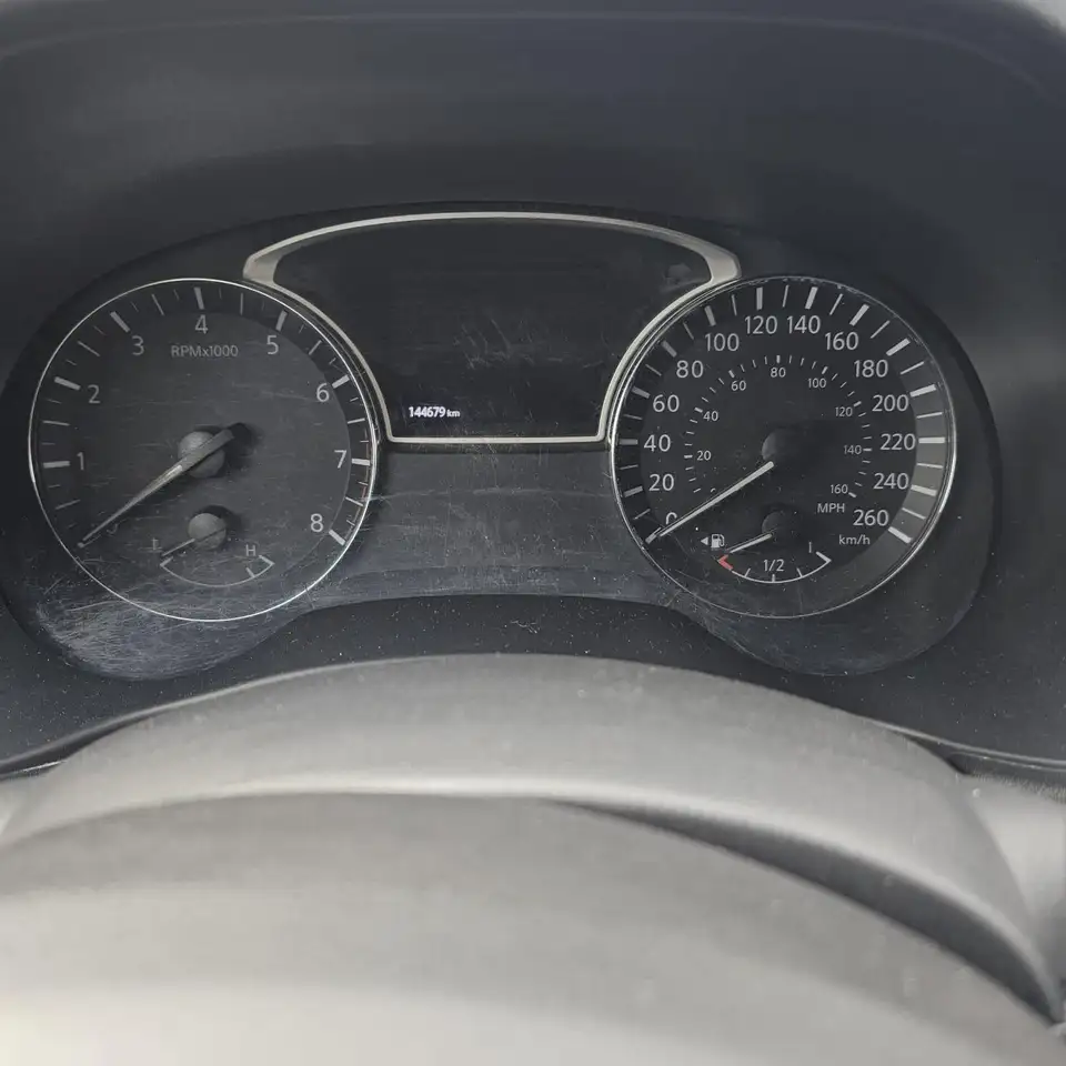 Nissan Pathfinder снимка Nissan Pathfinder