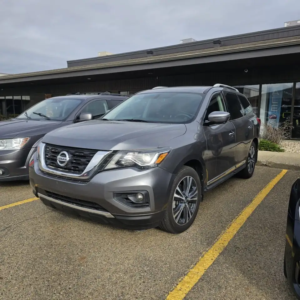 Nissan Pathfinder снимка Nissan Pathfinder