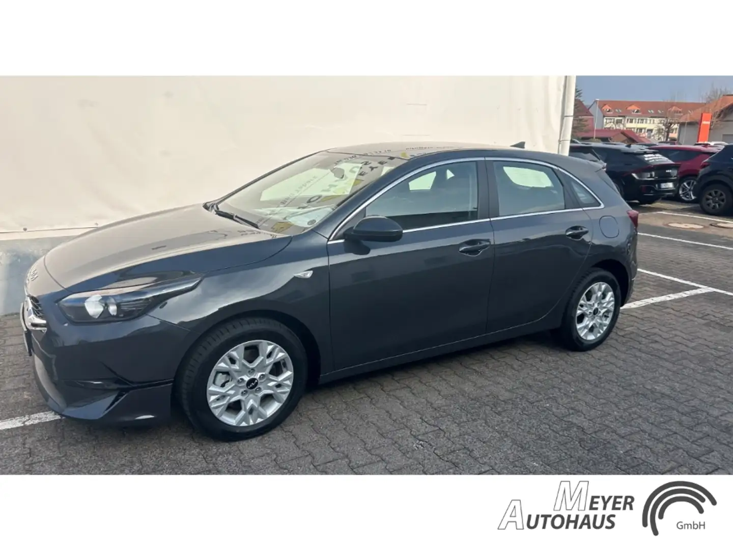 Kia Ceed / cee'd Vision 1.6 CRDi Mild Hybrid  Komfort-Plus+Rückfahr Schwarz - 1
