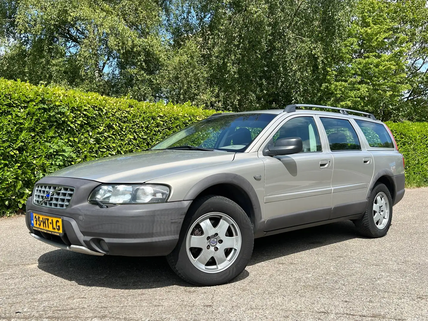 Volvo V70 Cross Country 2.4 T Ocean | Automaat |Leer Beige - 1