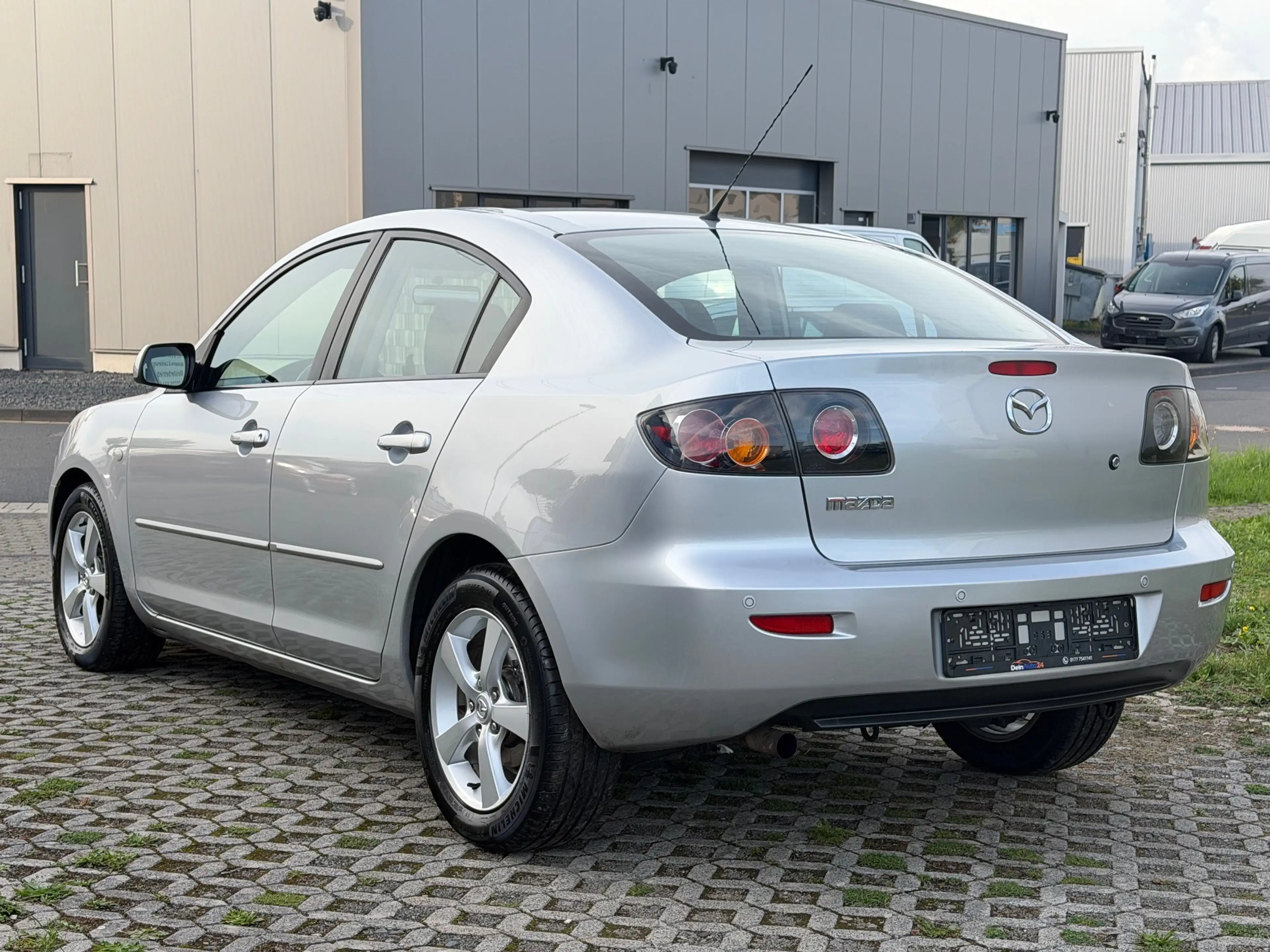 Mazda 3 1.6 Active Automatik TÜV neu 1.HD ZV Klima — photo 9