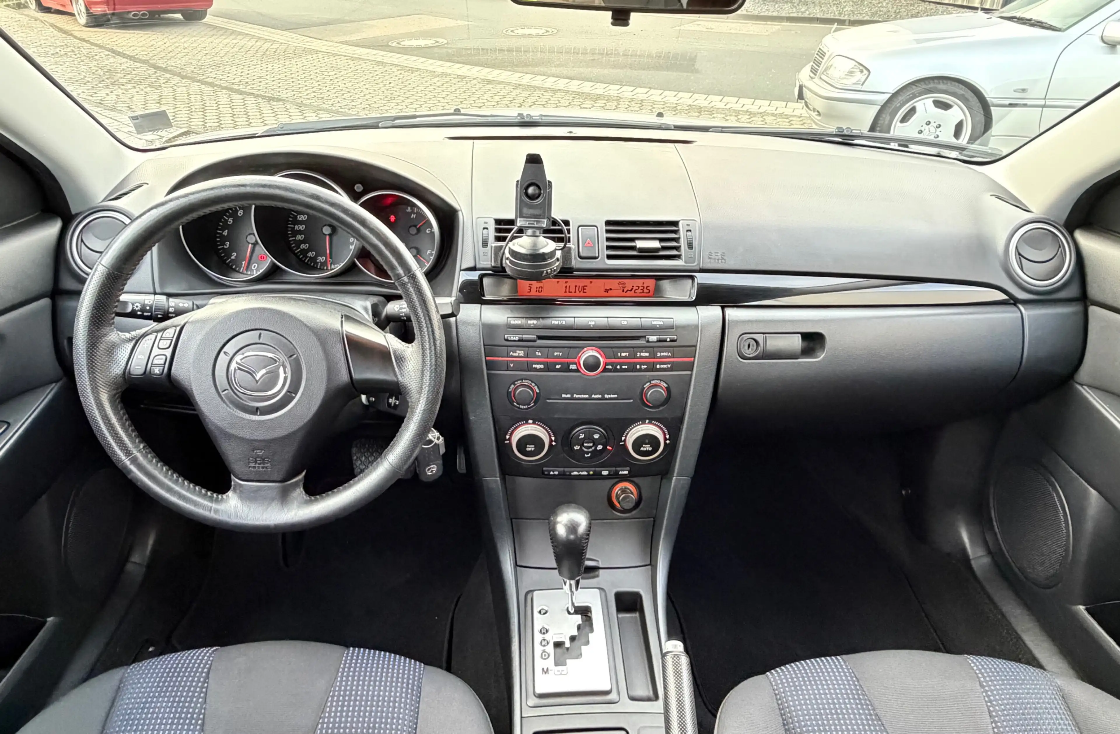 Mazda 3 1.6 Active Automatik TÜV neu 1.HD ZV Klima — photo 4