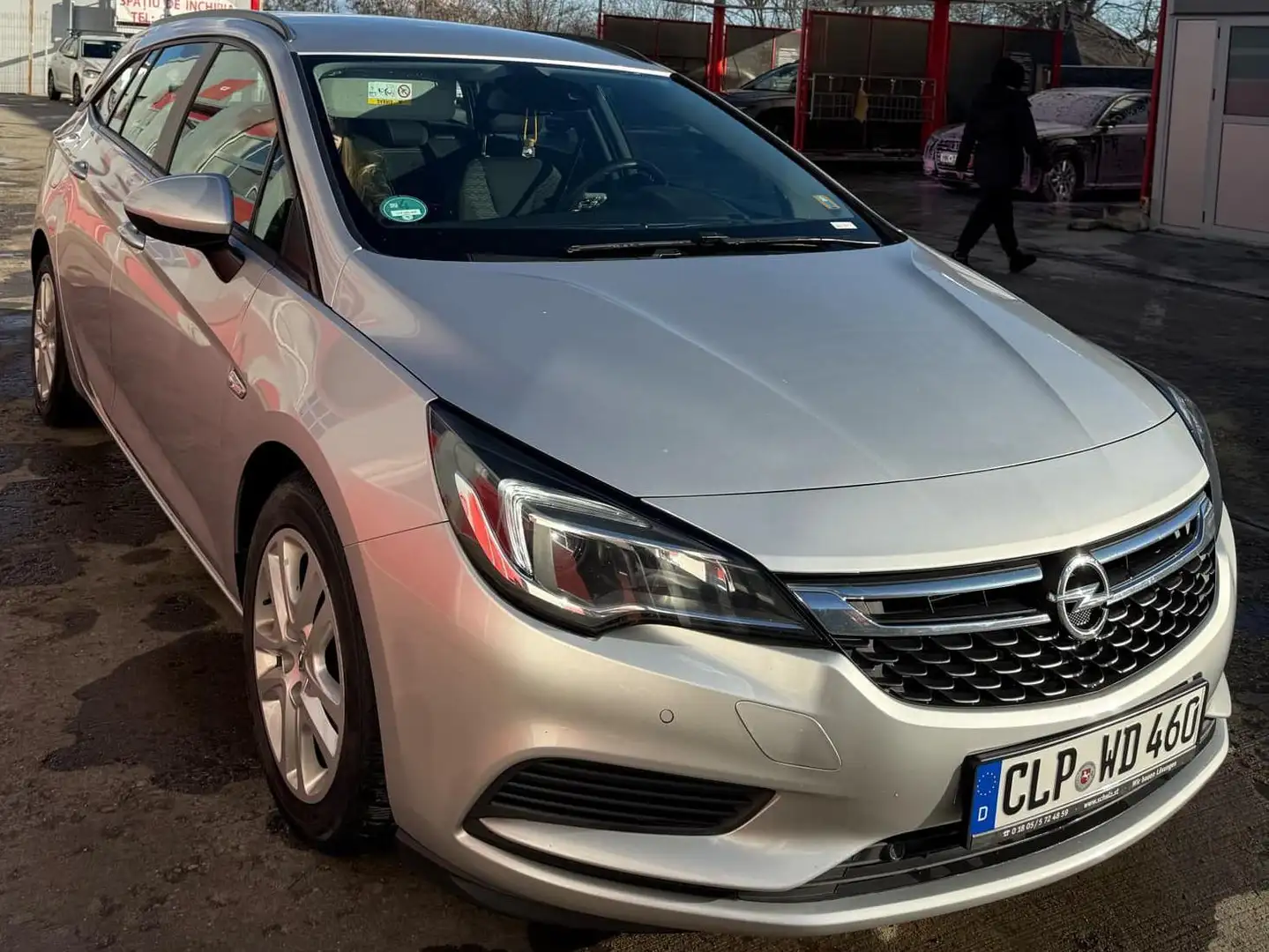 Opel Astra Astra 1.6 CDTI Start/Stop Sports Tourer Active Stříbrná - 1