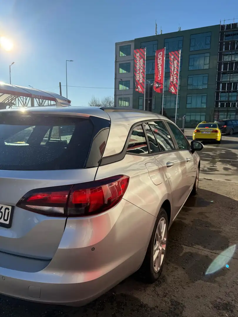 Opel Astra Astra 1.6 CDTI Start/Stop Sports Tourer Active Stříbrná - 2