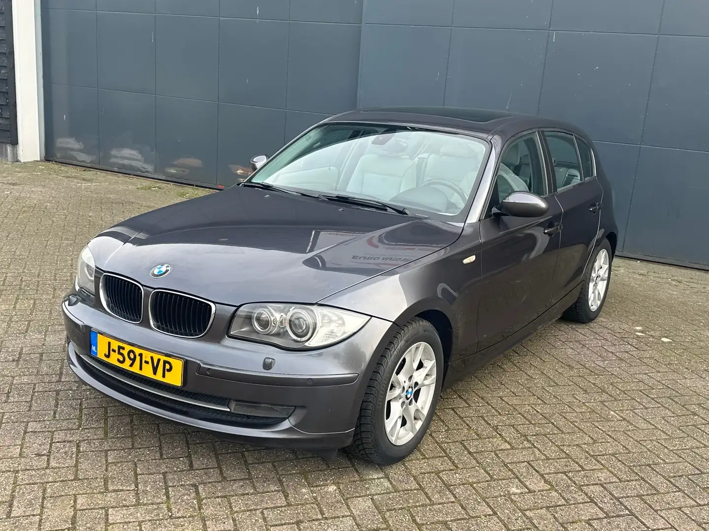 BMW 120 1-serie 120d Executive Gris - 2