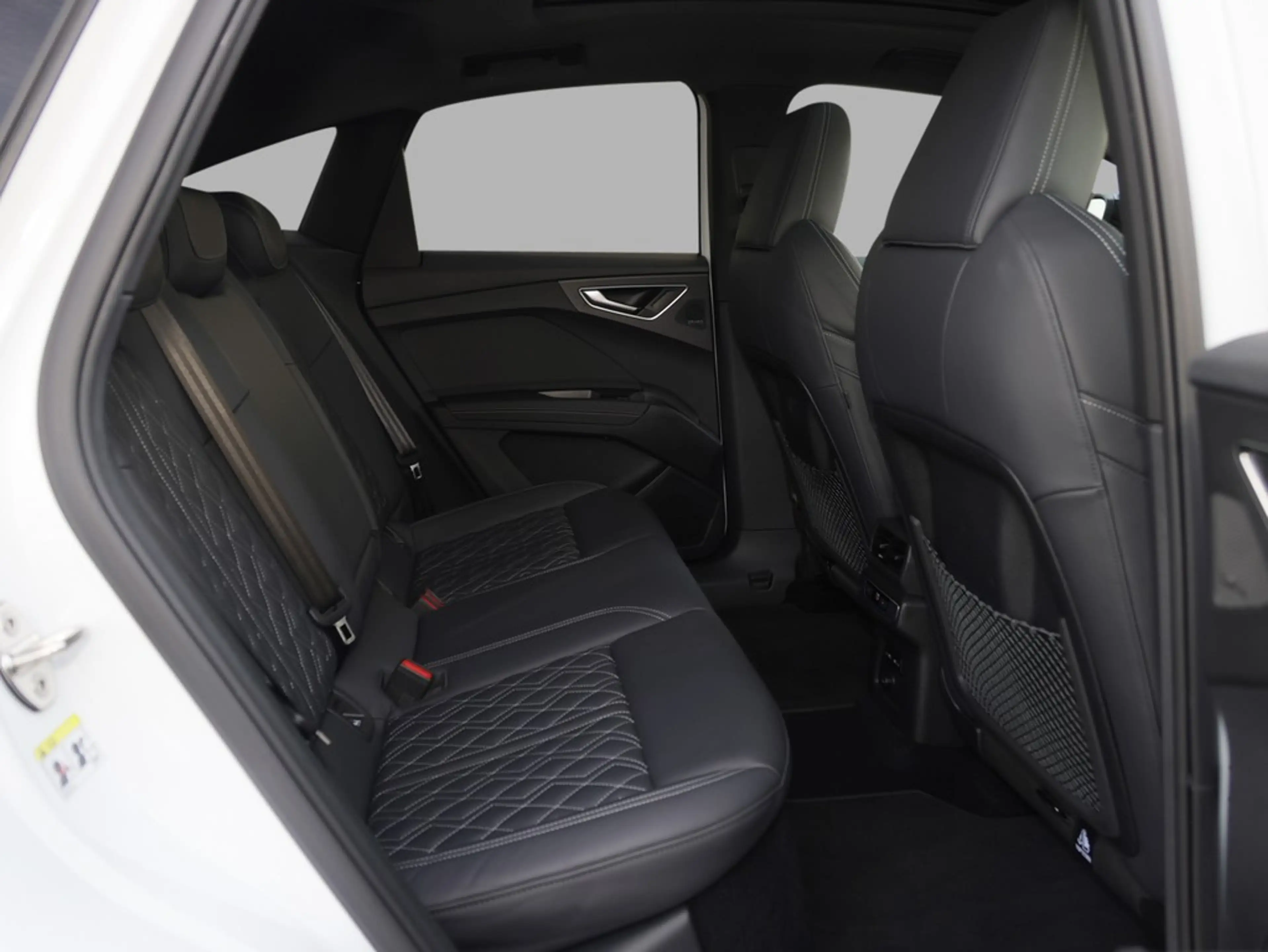 Audi Q4 e-tron Sportback 50 e-tron quattro — photo 15