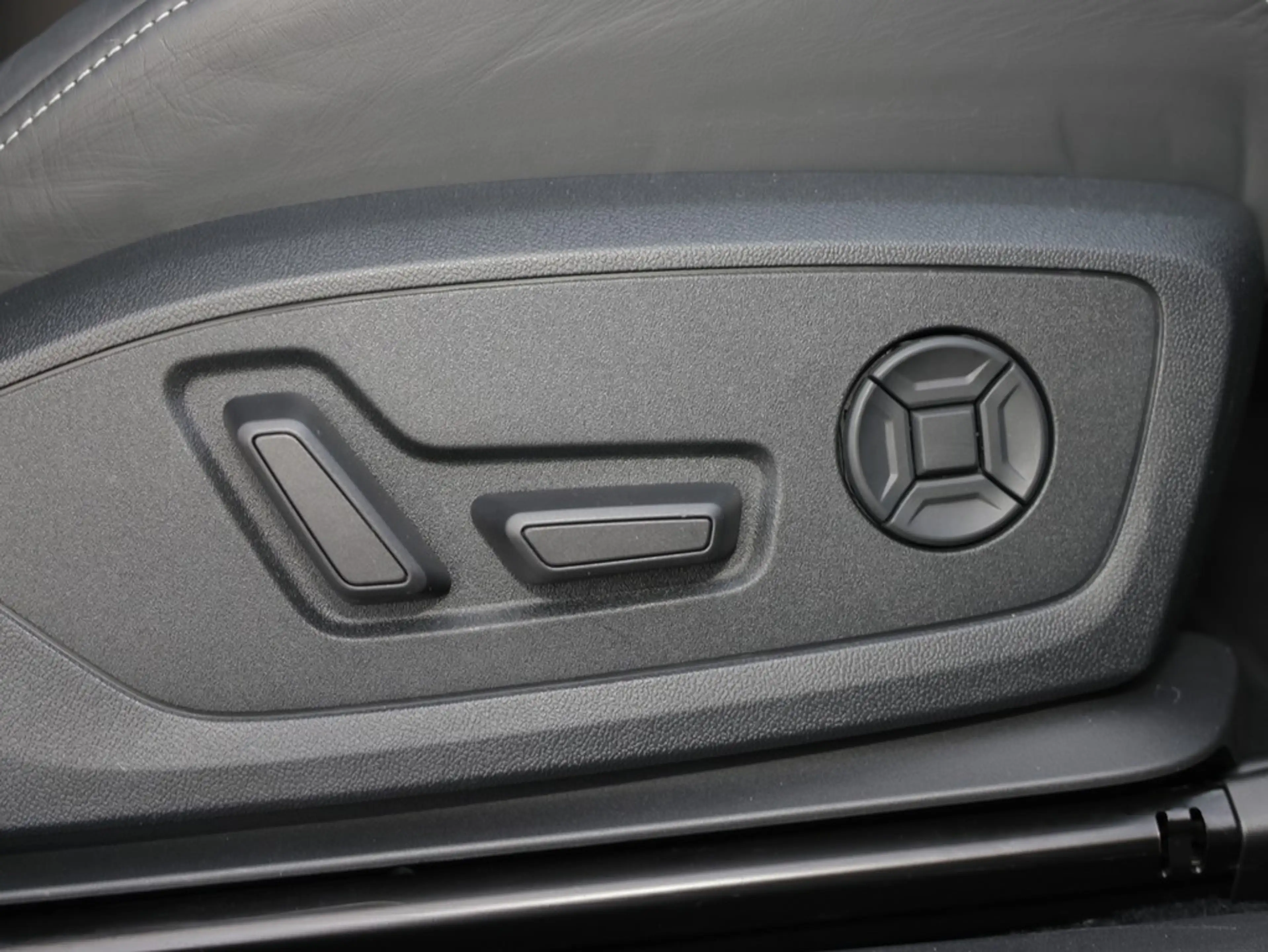 Audi Q4 e-tron Sportback 50 e-tron quattro — photo 12