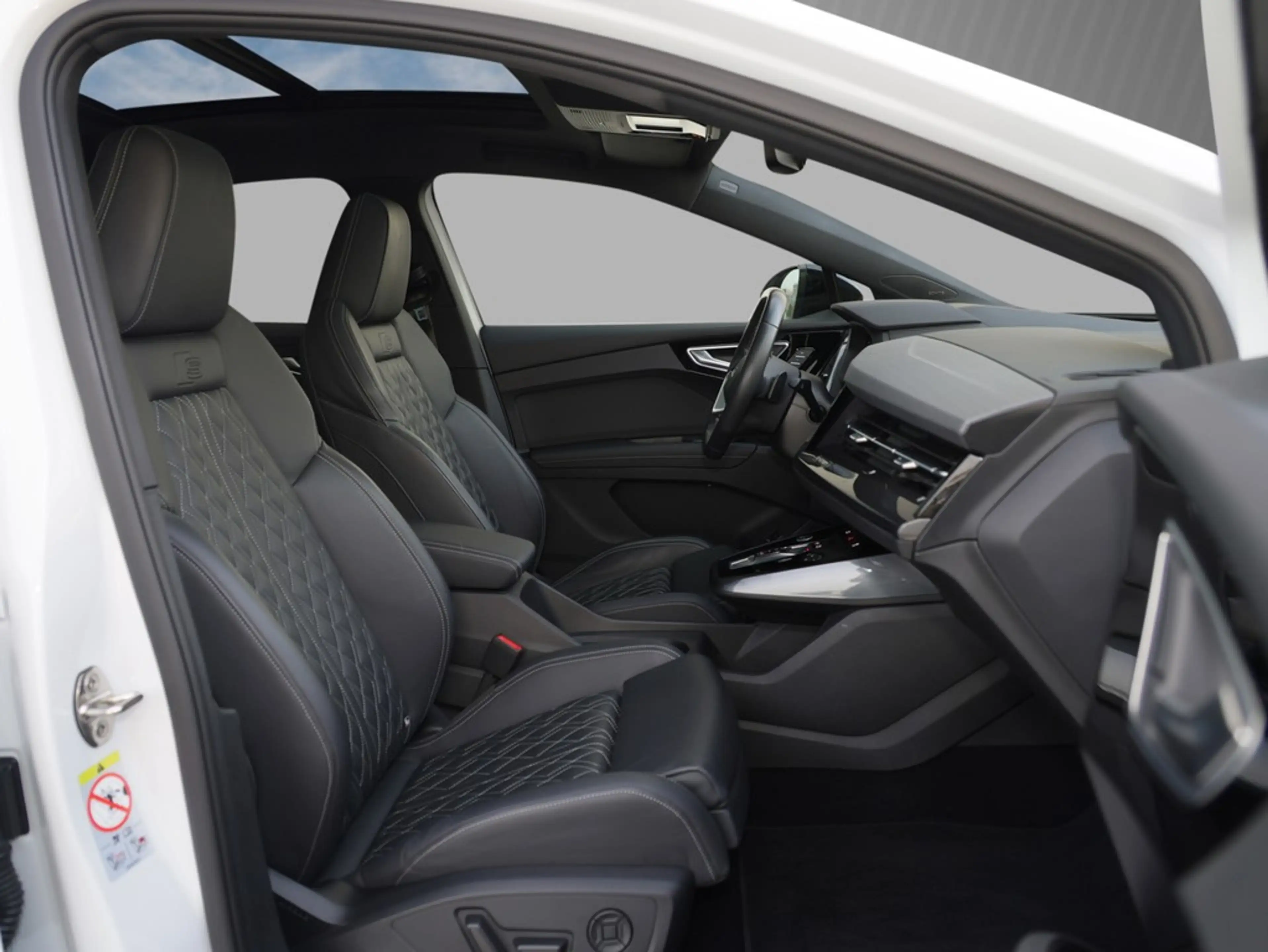 Audi Q4 e-tron Sportback 50 e-tron quattro — photo 13