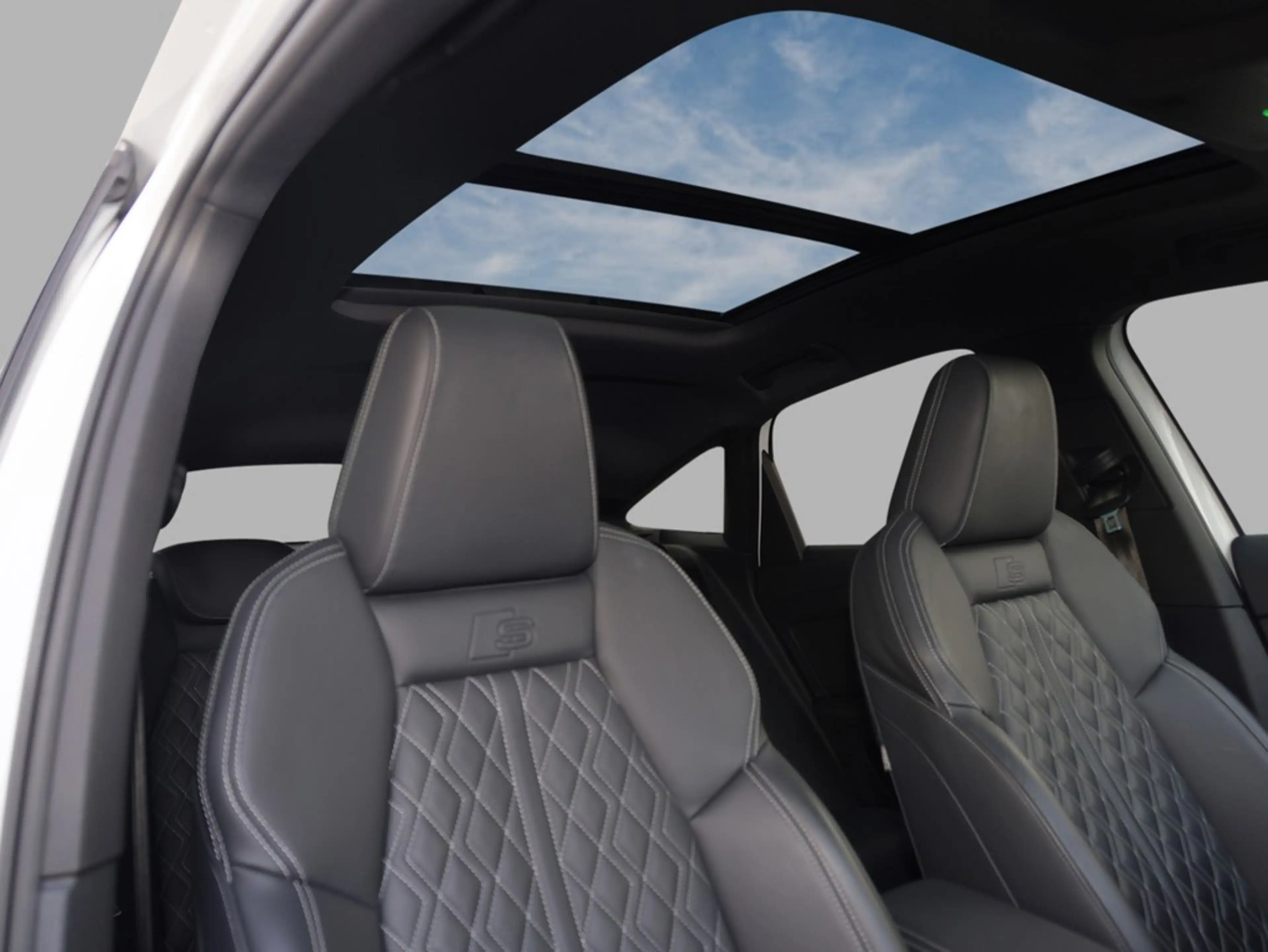 Audi Q4 e-tron Sportback 50 e-tron quattro — photo 14