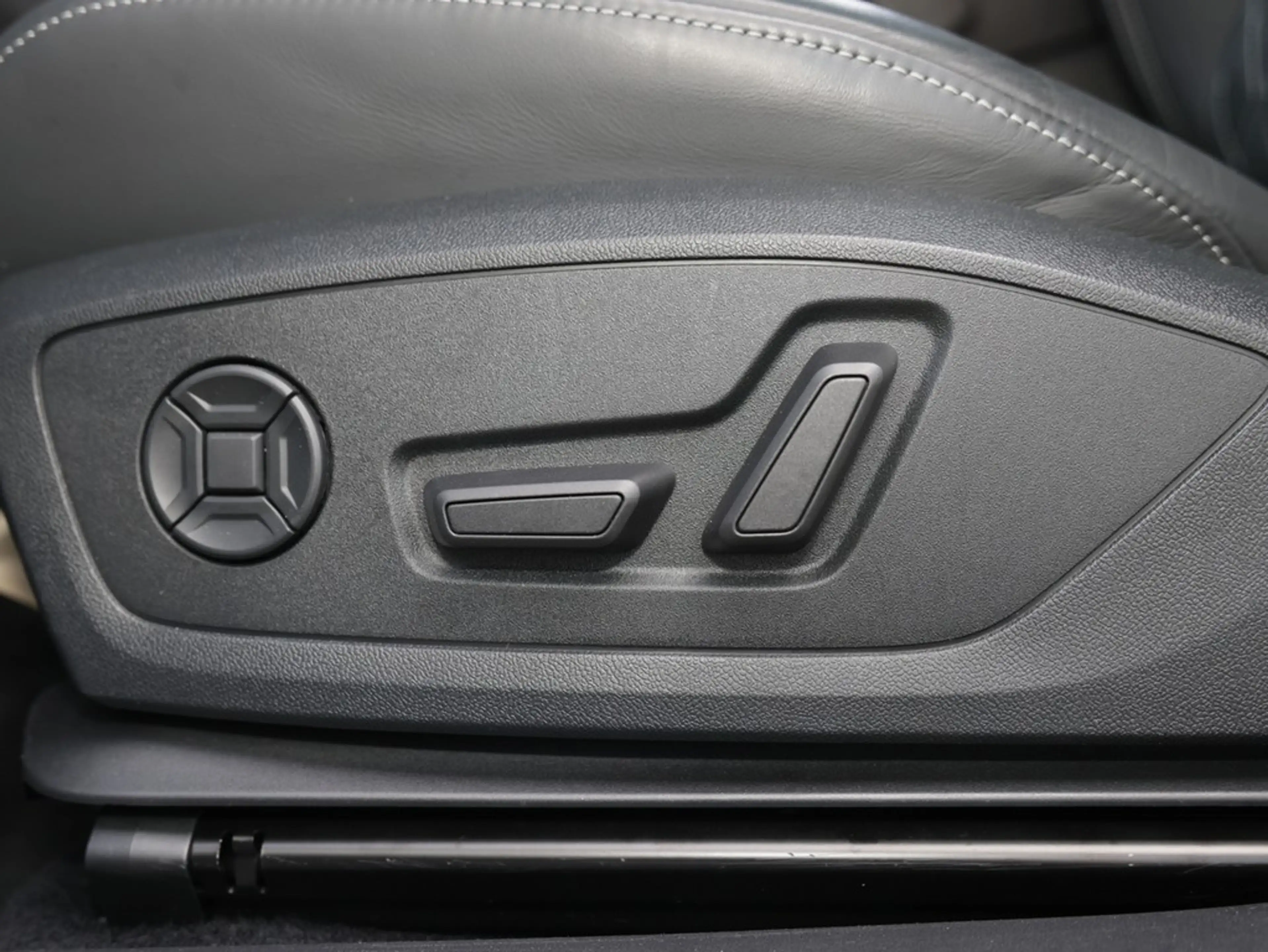 Audi Q4 e-tron Sportback 50 e-tron quattro — photo 9