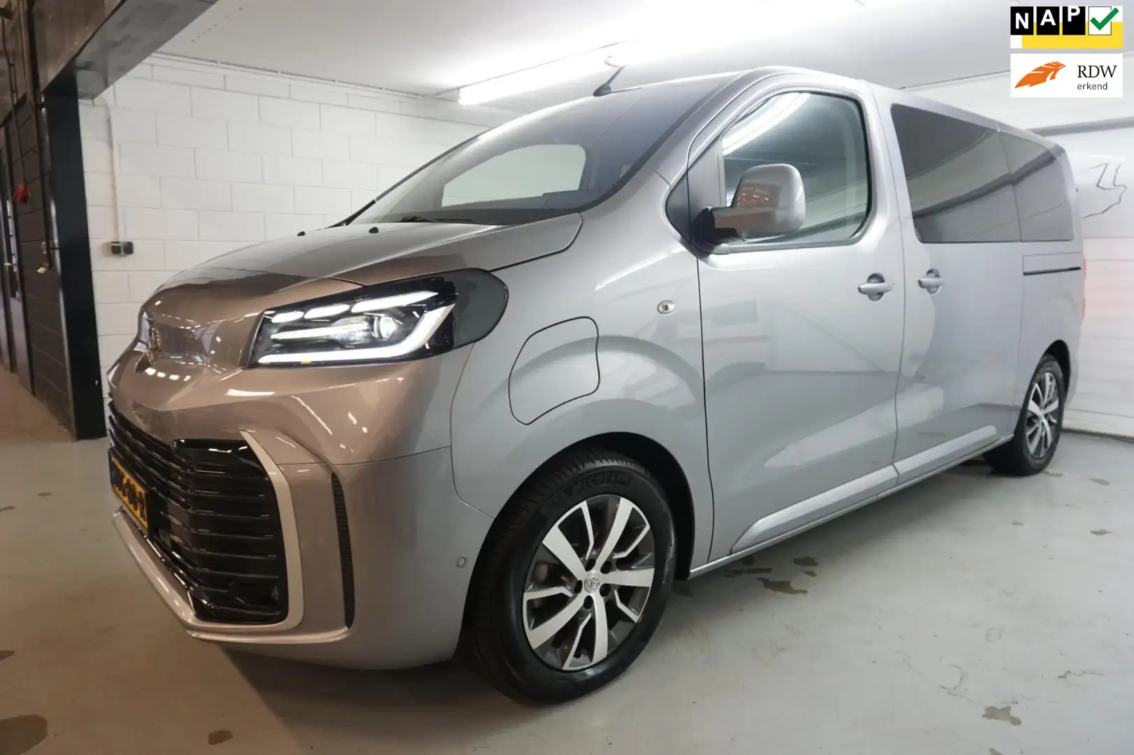Toyota Proace Electric Verso Long L2 Extra Range Comfort 75 kWh Gris - 1