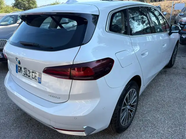 BMW 2 Series view 4
