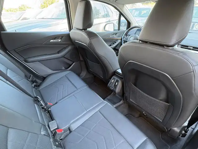 BMW 2 Series view 9