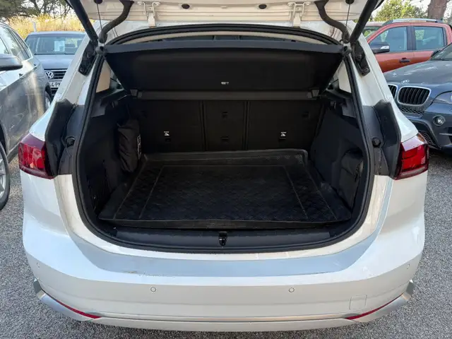 BMW 2 Series view 10